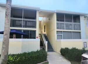 Building Photo - 963 Sonesta Ave NE