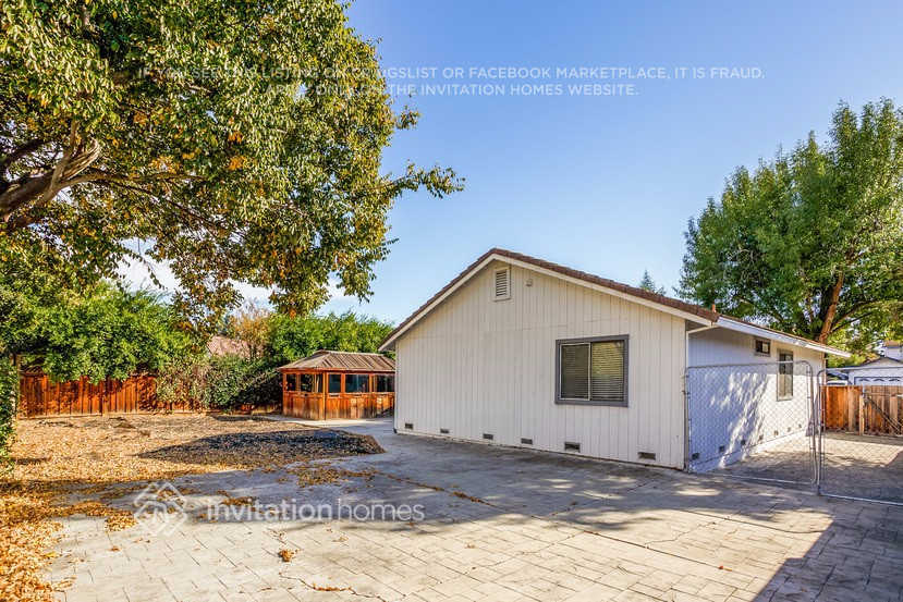 Building Photo - 1401 Mandarin Ct
