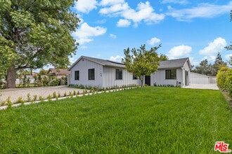 Building Photo - 17154 Rinaldi St