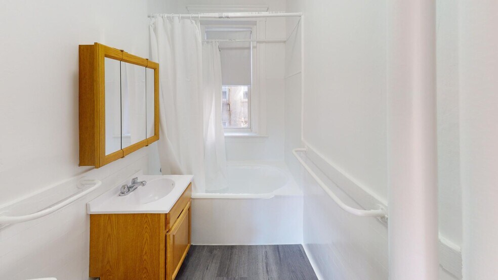 Building Photo - 1179 Boylston St