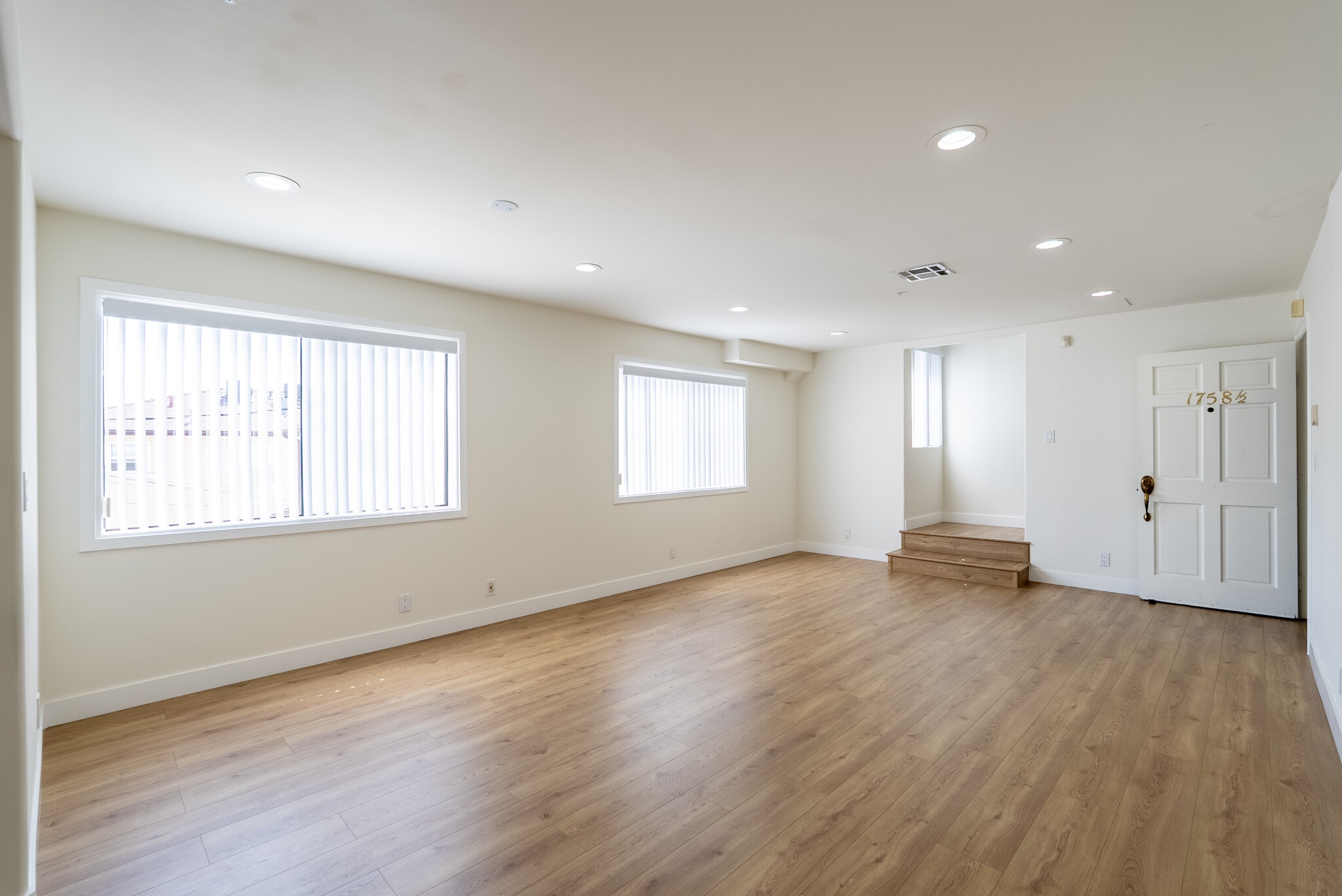 Building Photo - 1758 N Alexandria Ave