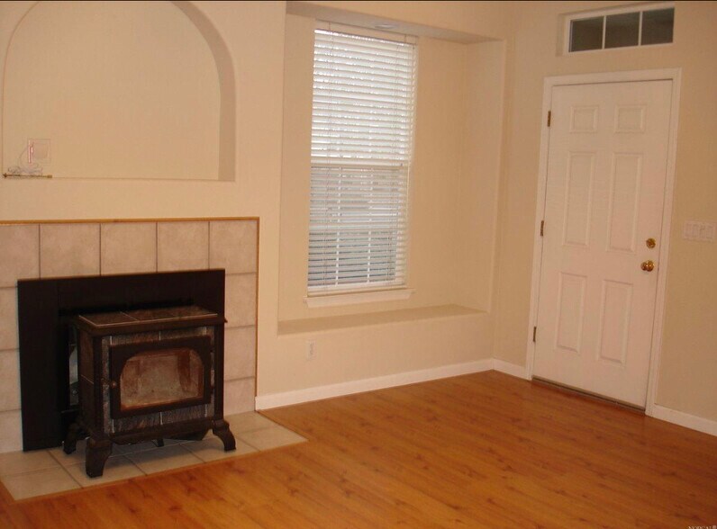 Building Photo - 4247 Flat Rock Cir