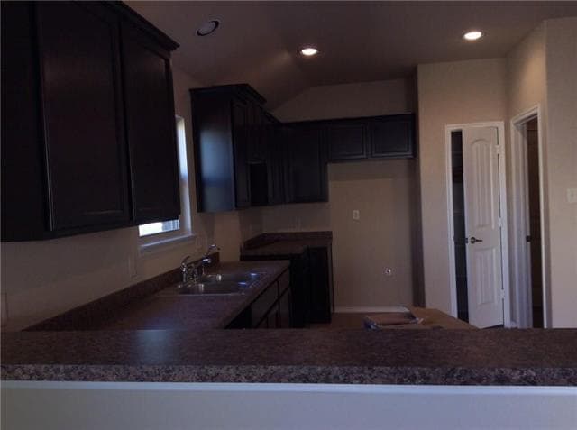 Building Photo - 704 Westgate Ct