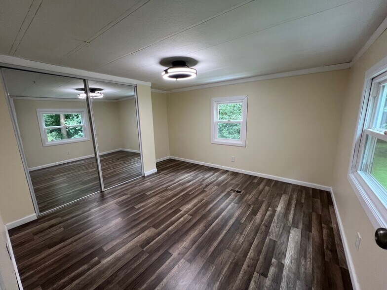 Building Photo - 4408 Sanford Ct