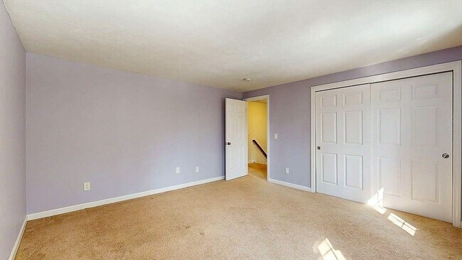 Building Photo - 12 Coldbrook Rd