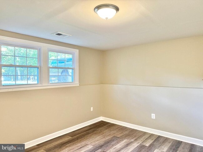 Building Photo - 2 Kelly Ct