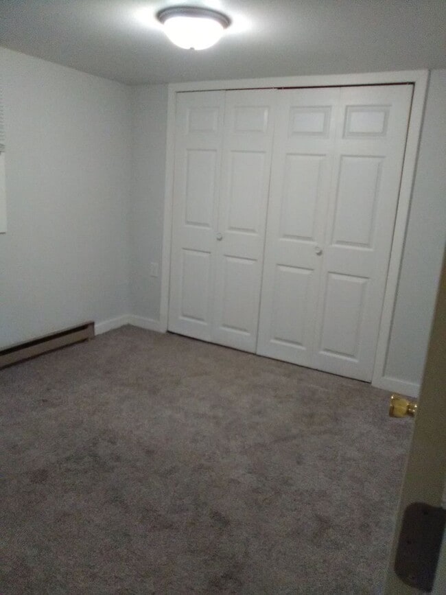 Building Photo - 406 S 11th St