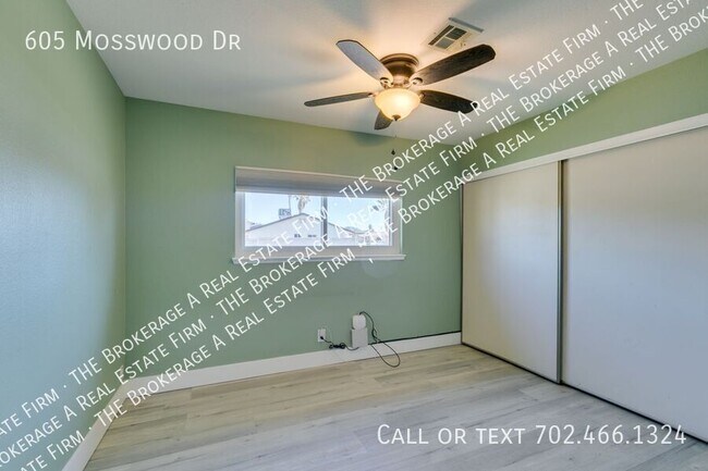 Building Photo - 605 Mosswood Dr