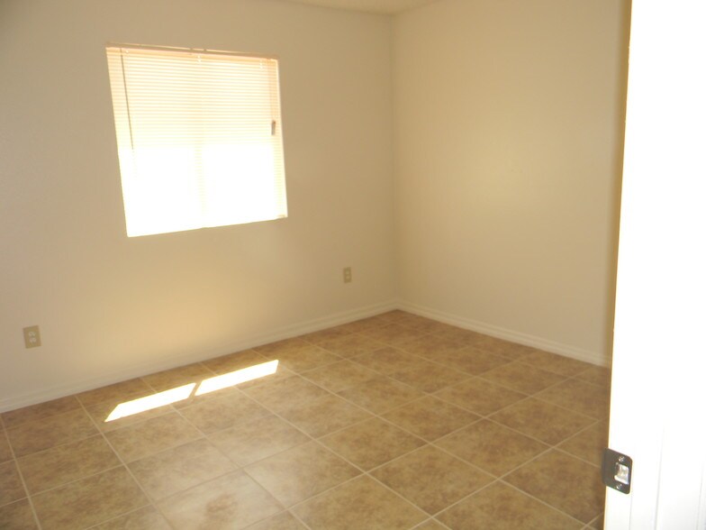 bedroom - 13230 N 21st Pl