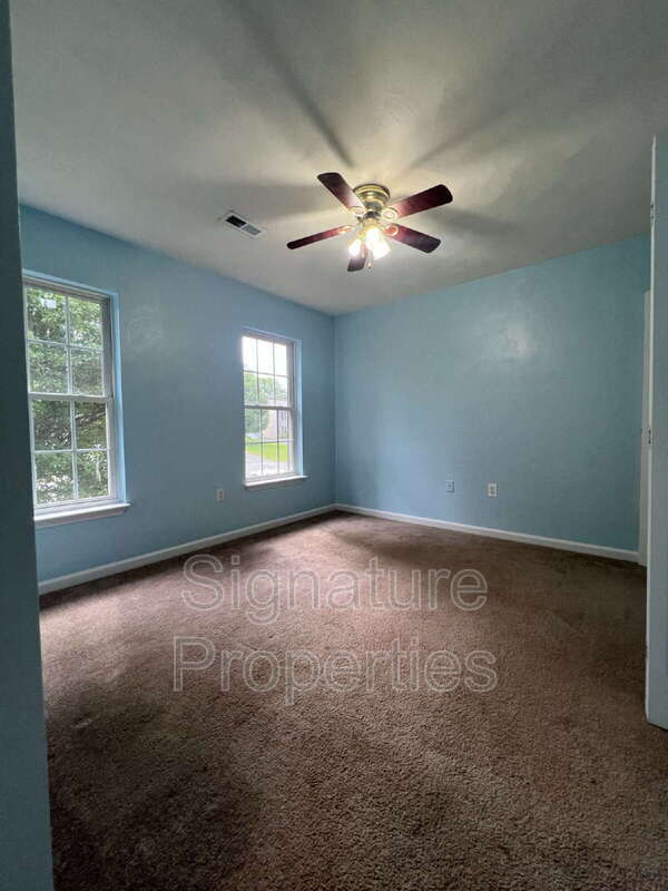 Building Photo - 4812 Nelms Ln NE