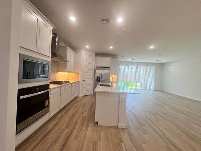 Building Photo - BRAND NEW HOME IN ALORAVITA IN PEORIA
