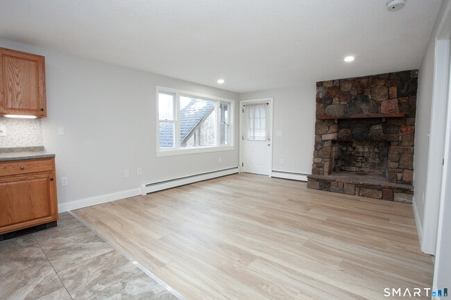 Building Photo - 366 Albany Turnpike