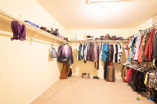 Building Photo - 5000 Willamette Ln