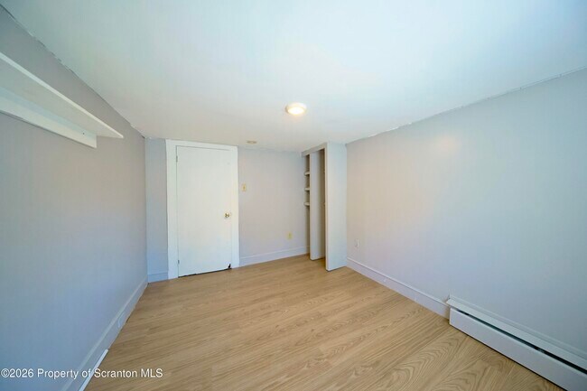 Building Photo - 434 20th Ave