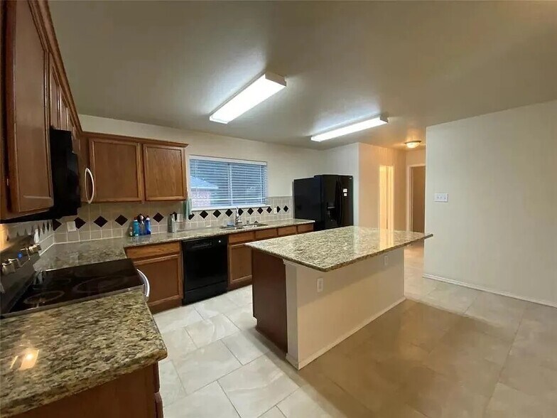 Building Photo - 6315 Tara Ln