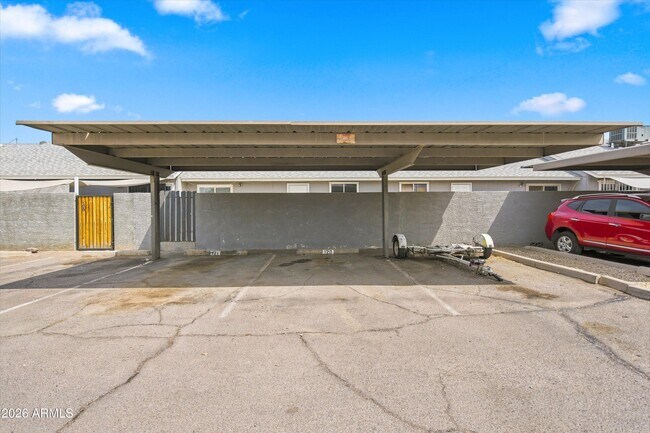 Building Photo - 5960 W Oregon Ave