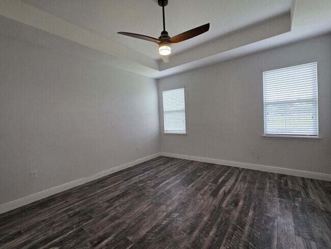 Building Photo - Gorgeous 4-Bedroom, 3-Bathroom Home in Providence