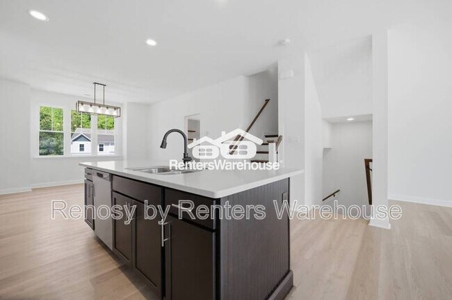 Building Photo - 1005 Opal St