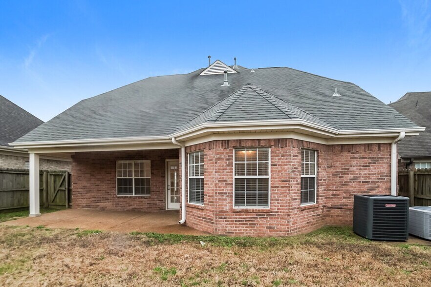 Building Photo - 4349 Genevieve Dr