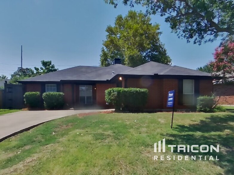 Building Photo - 335 Pin Oak Ln