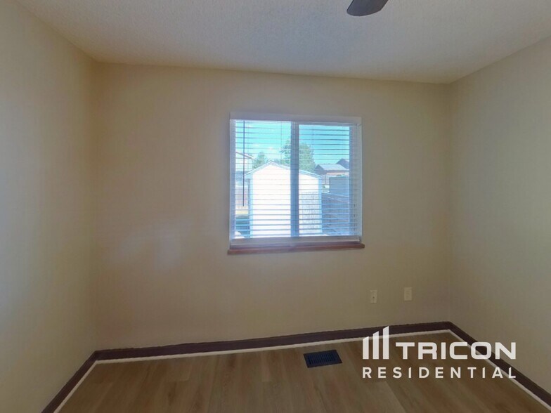 Building Photo - 7325 Woodstock St