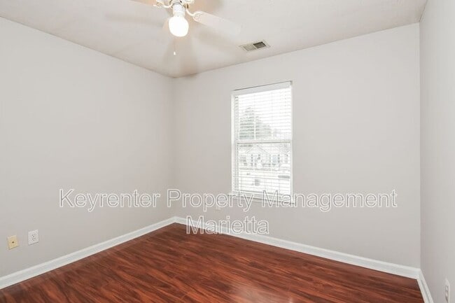 Building Photo - 4819 Lake Park Terrace