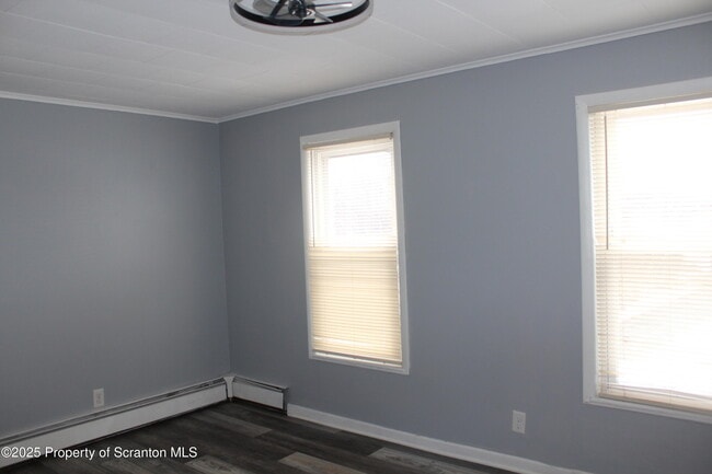 Building Photo - 323 Union St