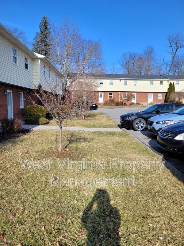 Building Photo - Woodland Acres