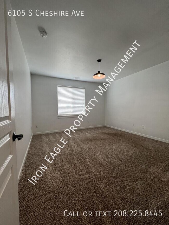 Building Photo - 6105 S Cheshire Ave