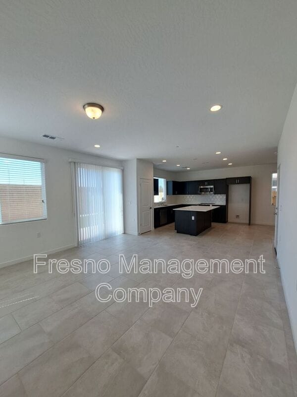 Building Photo - 2889 E Escarpa Dr