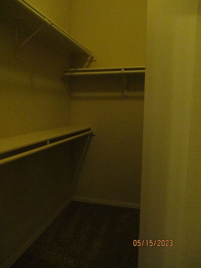 Building Photo - 5900 Silverpoint Ct