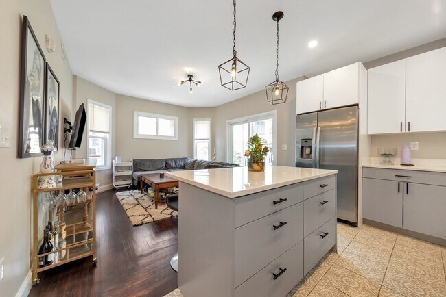 Building Photo - 775 Columbia Rd