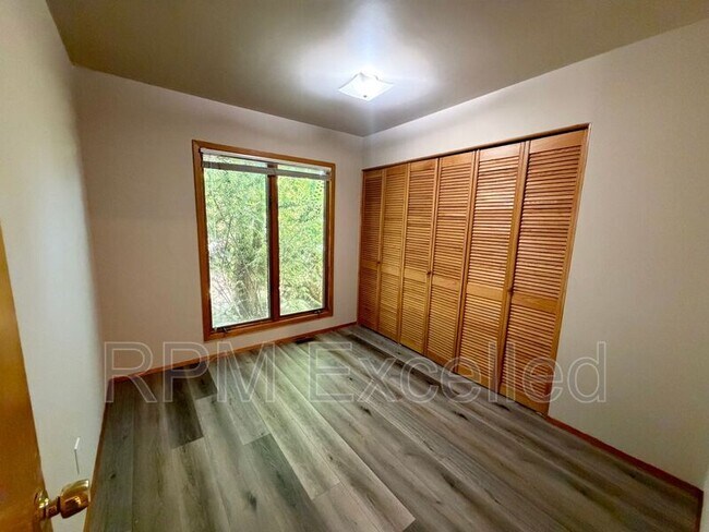Building Photo - 30827 21st Ave SW