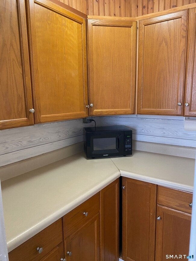 Building Photo - 117 Golden Hill St