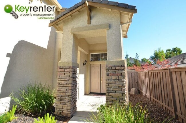 Building Photo - 1845 Ardfern Way