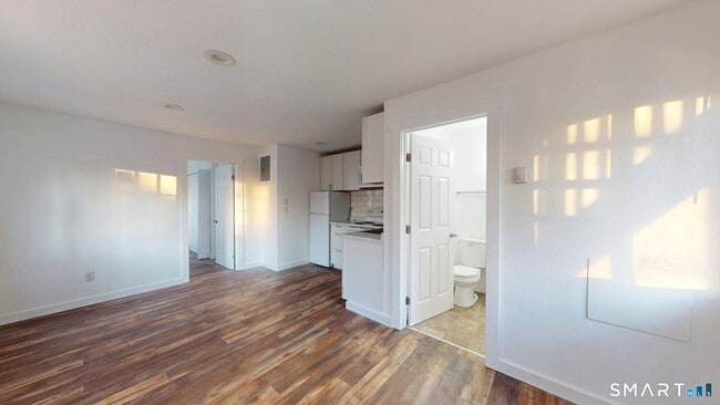 Building Photo - 26 Sunset Terrace