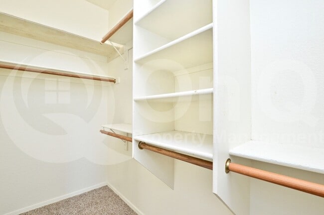 Building Photo - 598 S Neely St