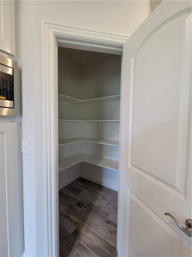 Building Photo - 1041 E Skyline Lp