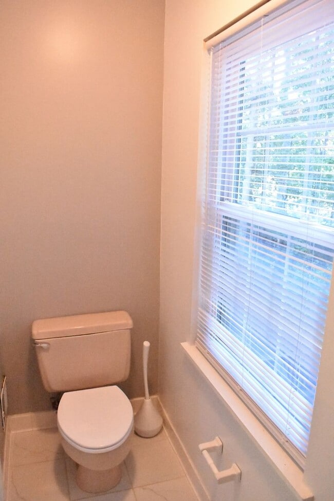 Building Photo - Welcome To Lake Ridge's Finest...