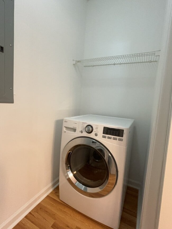 Building Photo - 1544 Oxborough Cir