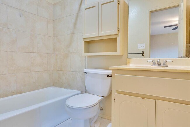 Building Photo - 8806 Springmail Cir