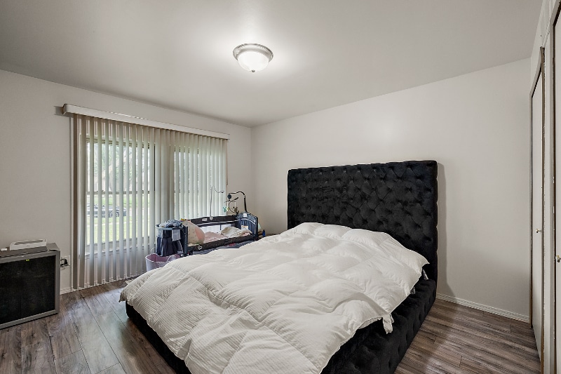 Building Photo - 35715 Maureen Dr