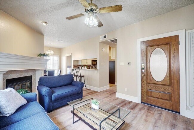 Building Photo - 3001 Cedar St