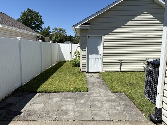 Building Photo - 991 Wrigley Dr