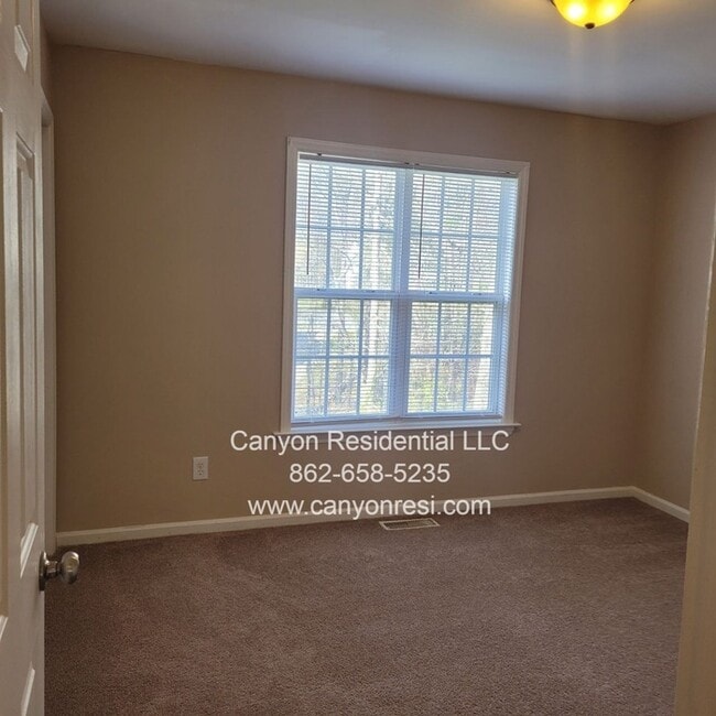 Building Photo - 4396 Moat Dr