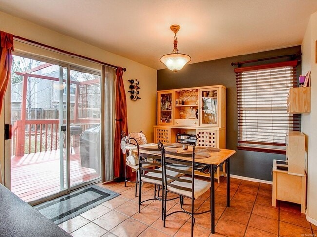 Building Photo - Spacious College Hills Home - 3 Bed, 3 Bath