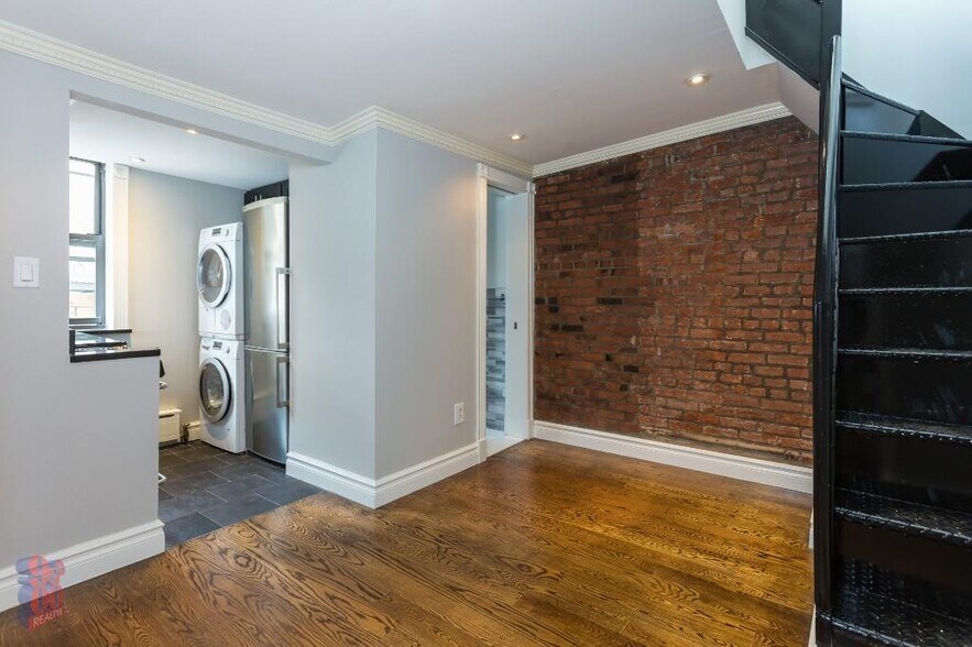 Building Photo - 218 Avenue A