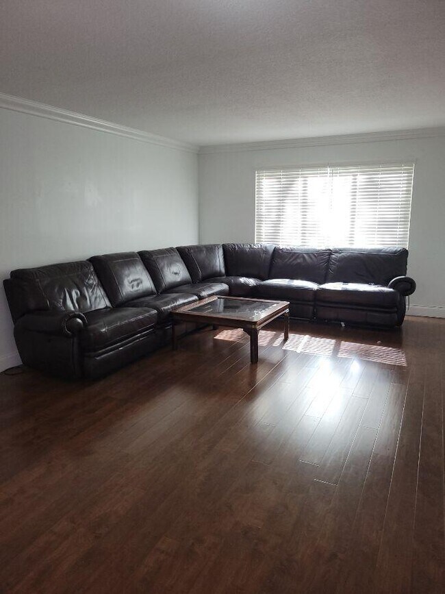 Building Photo - 13165 Chadwick Ct