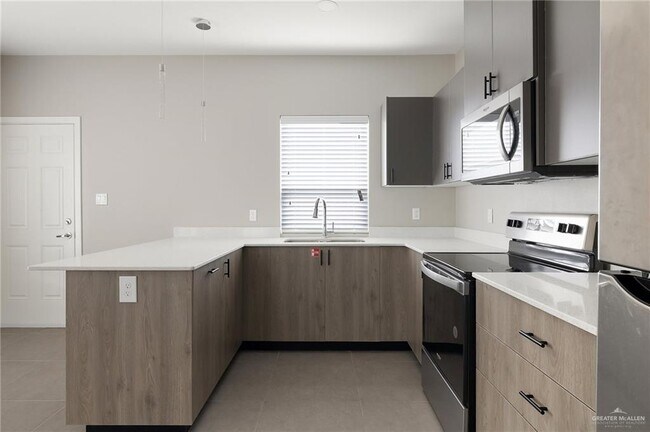 Building Photo - 14 Puffin Ave