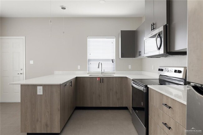 Building Photo - 5708 Puffin Ave